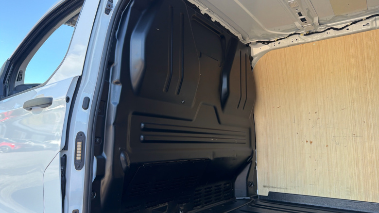 Ford Transit Custom 300 L2 Diesel Fwd 2.0 EcoBlue 110ps H1 Van Leader